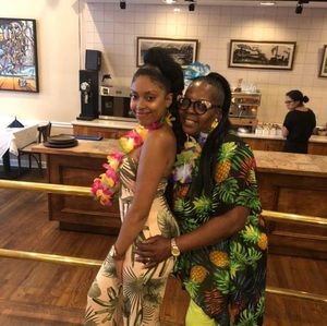 Meet your Posher, Dana